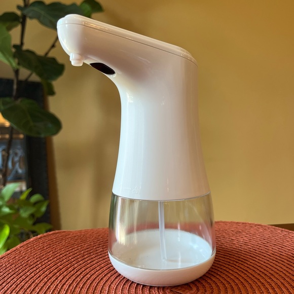 Touchless Hand Sanitzer Dispenser - Picture 3 of 9